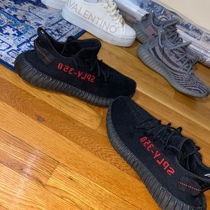 Men’s Yeezys boost 350 V2 black size 5.5